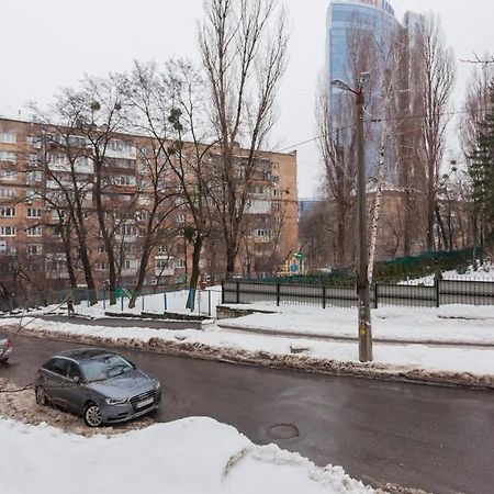 Апартаменты Дворец Спорта Kiev Extérieur photo
